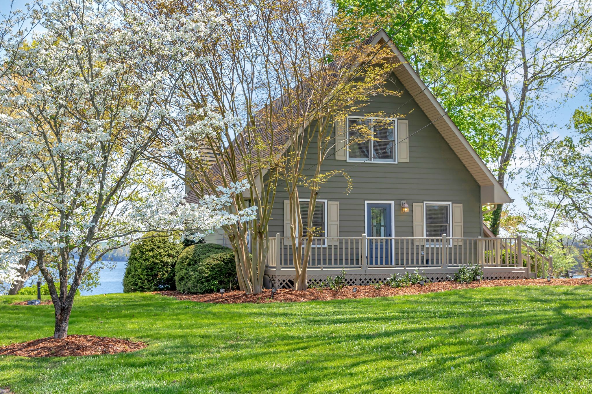 668 Bluff Drive Winchester, TN 37398 - Photo 8 of 55 a front view of a house with a yard