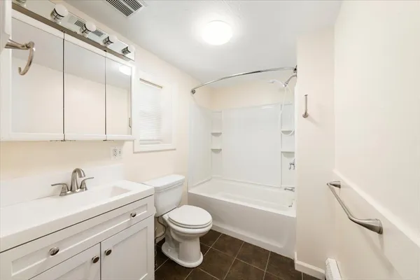 $1,850 | 1 Drummer Road, Unit A1, Acton, MA 01720