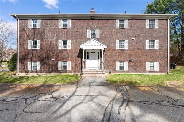 $1,850 | 1 Drummer Road, Unit A1, Acton, MA 01720