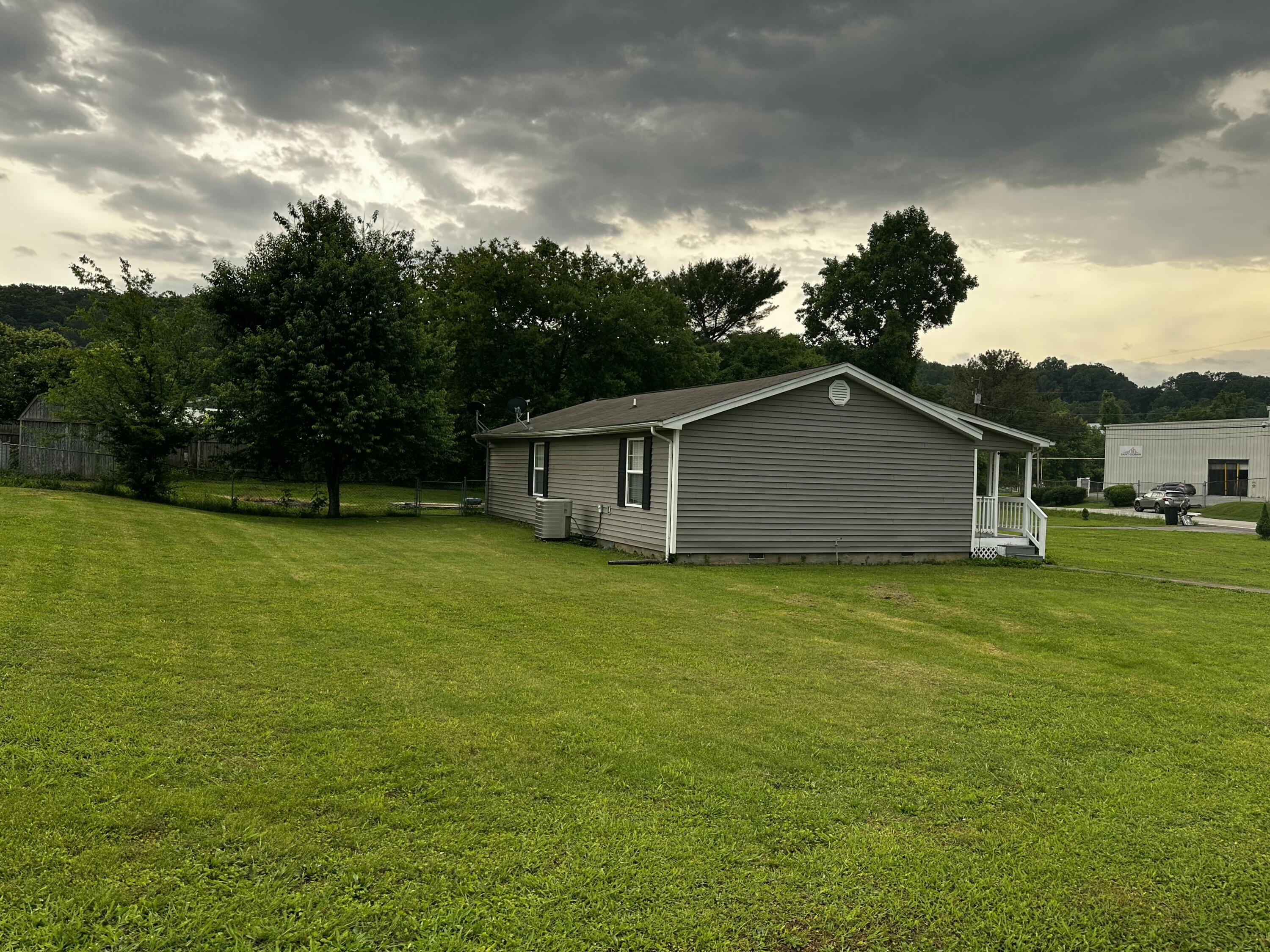 219 Igou Ferry Road Soddy Daisy, TN 37379 - Photo 4 of 55 IMG_8463