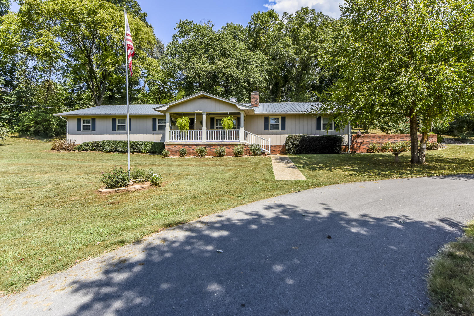 700 Heaton Road Greenback, TN 37742 - Photo 2 of 36 DSC_0703