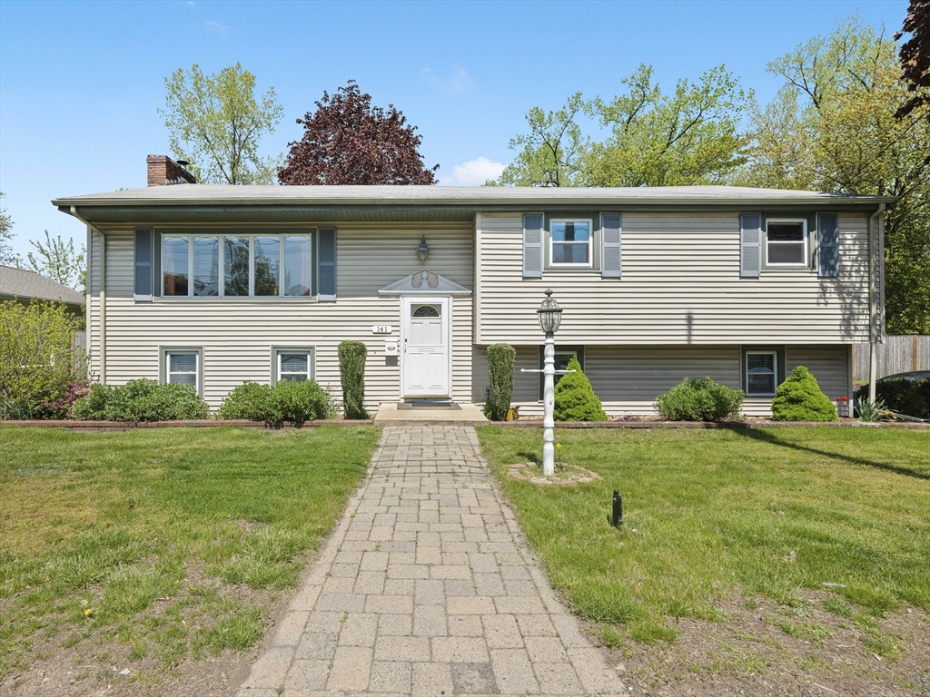 141 Parker Road Wakefield, MA 01880 - Photo 2 of 42 Gallery Image 2