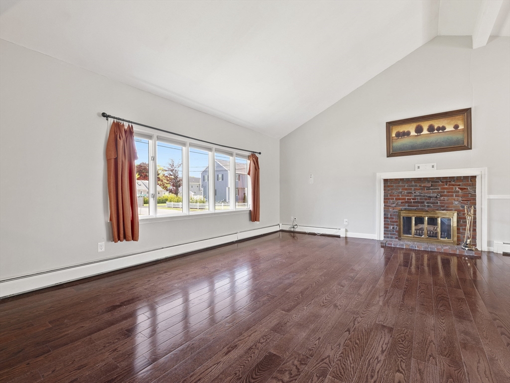 141 Parker Road Wakefield, MA 01880 - Photo 4 of 42 Gallery Image 4