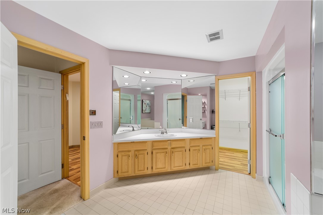 5761 Som Center Road, Unit 11 Solon, OH 44139 - Photo 19 of 35 Gallery Image 19