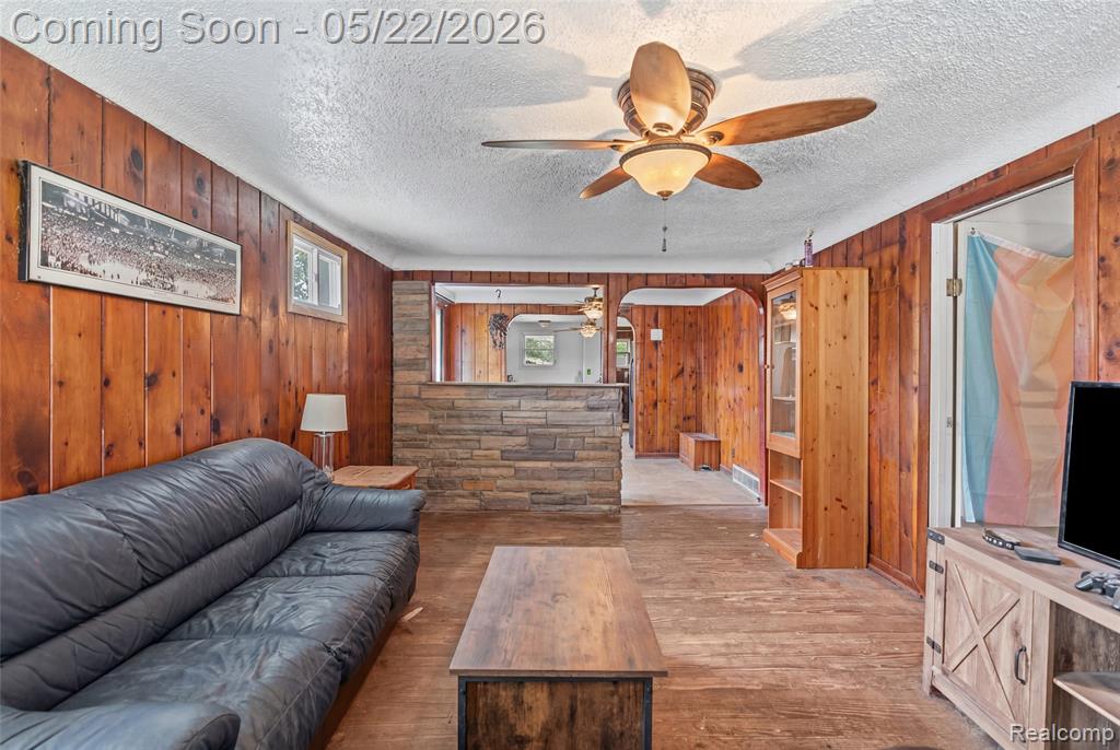3385 North Genesee Road Flint, MI 48506 - Photo 3 of 26