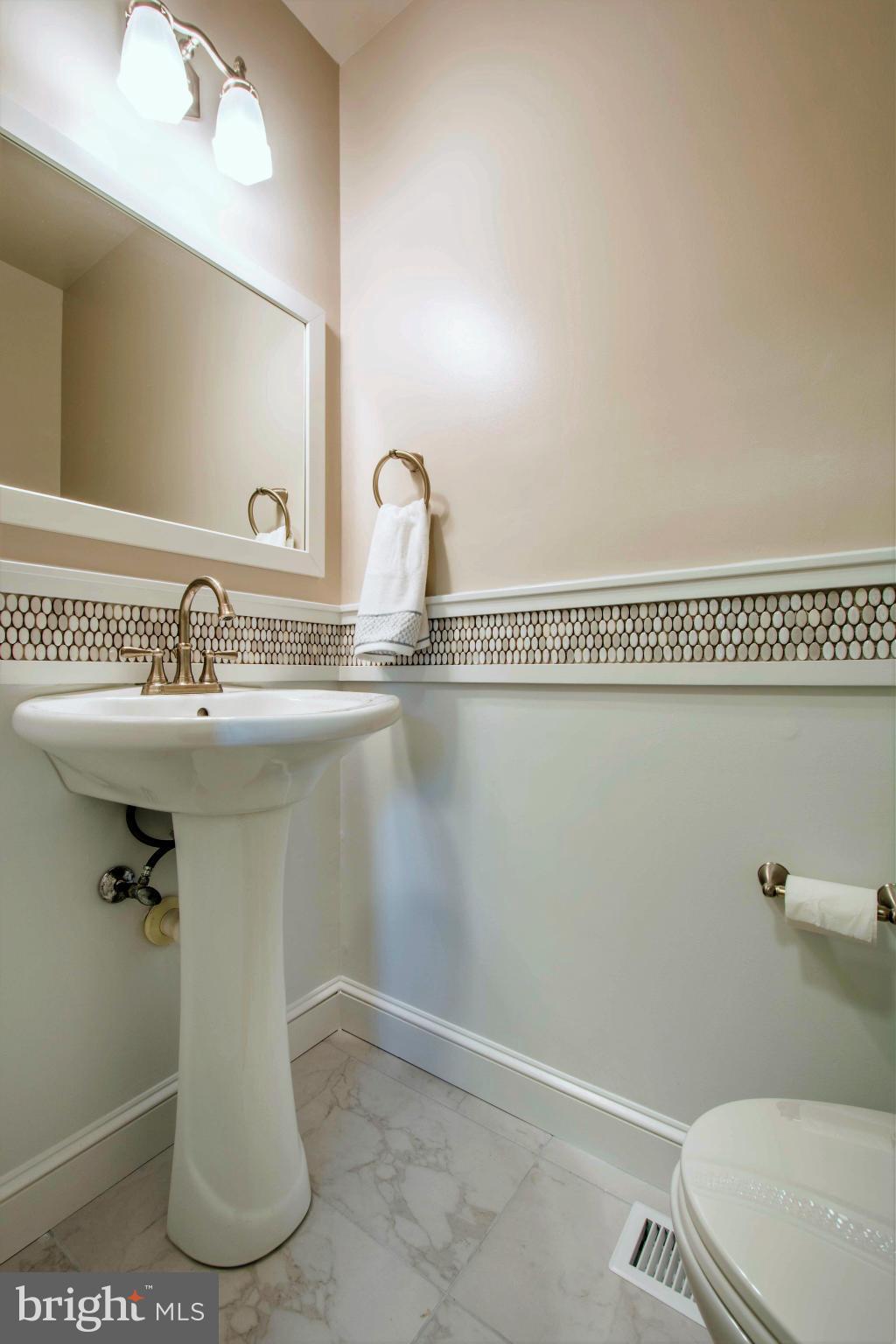 3938 Forest Valley Road Baltimore, MD 21234 - Photo 12 of 30 Bath
