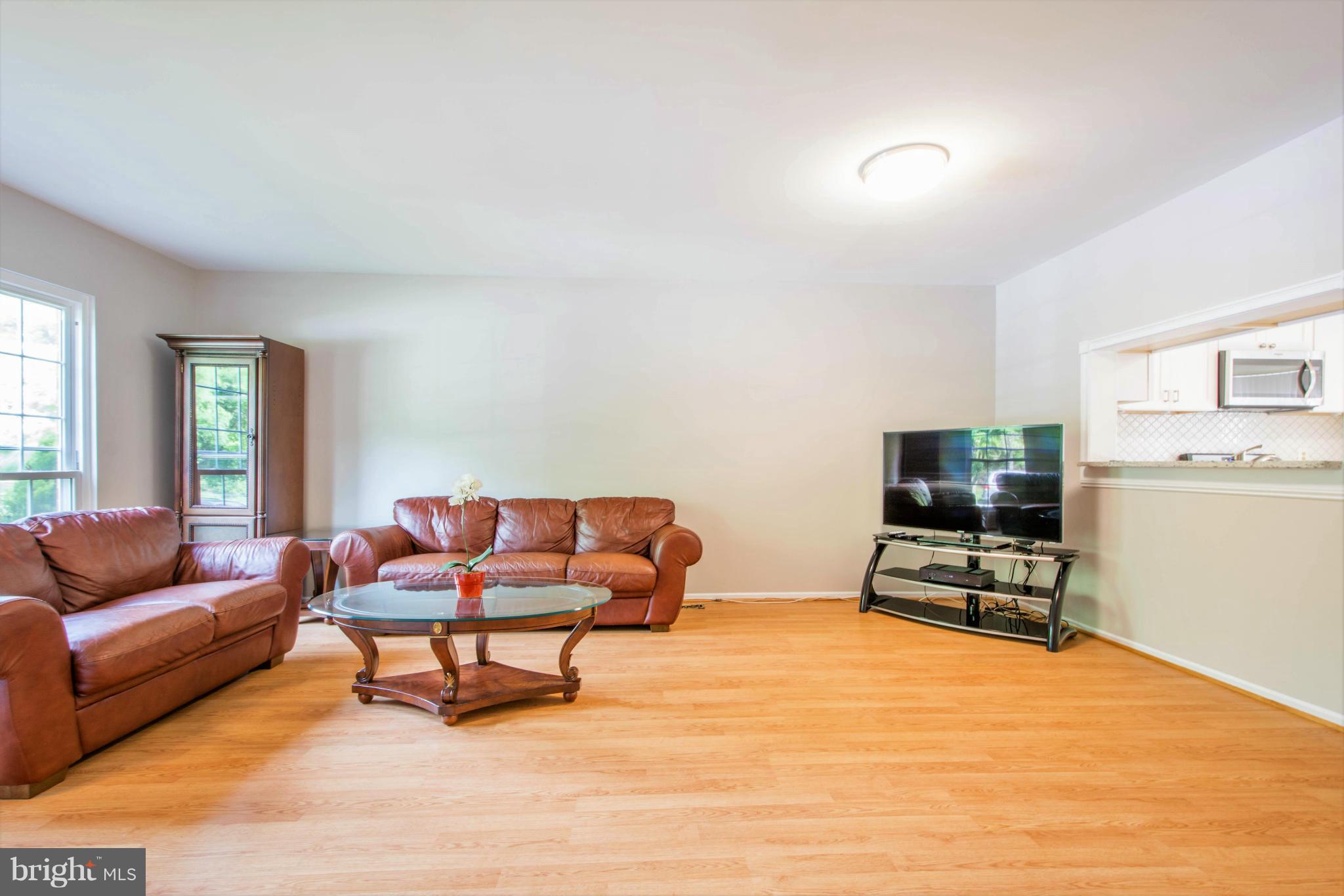 3938 Forest Valley Road Baltimore, MD 21234 - Photo 10 of 30 Living Room