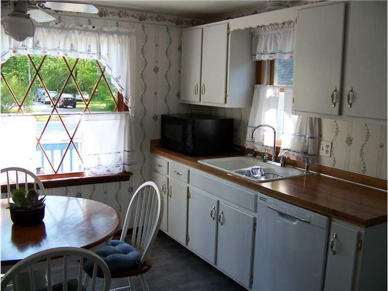 32 Page Road Windham, ME 04062 - Photo 11 of 22 Kitchen.