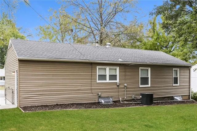 $1,730 | 1812 Northeast 54th Terrace, Kansas City, MO 64118