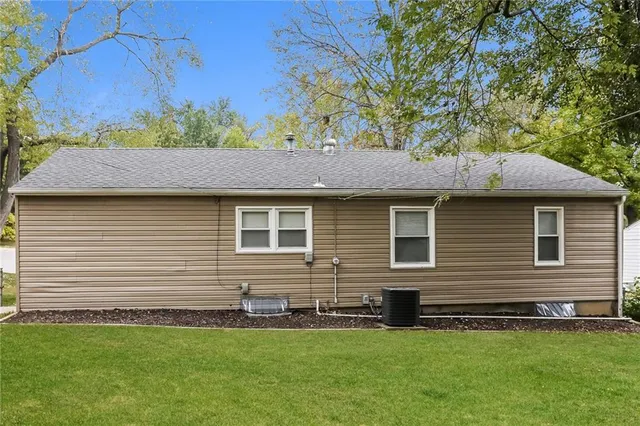 $1,730 | 1812 Northeast 54th Terrace, Kansas City, MO 64118