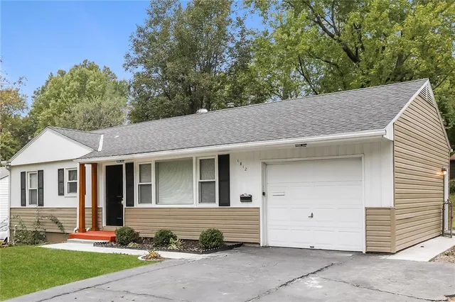 $1,730 | 1812 Northeast 54th Terrace, Kansas City, MO 64118
