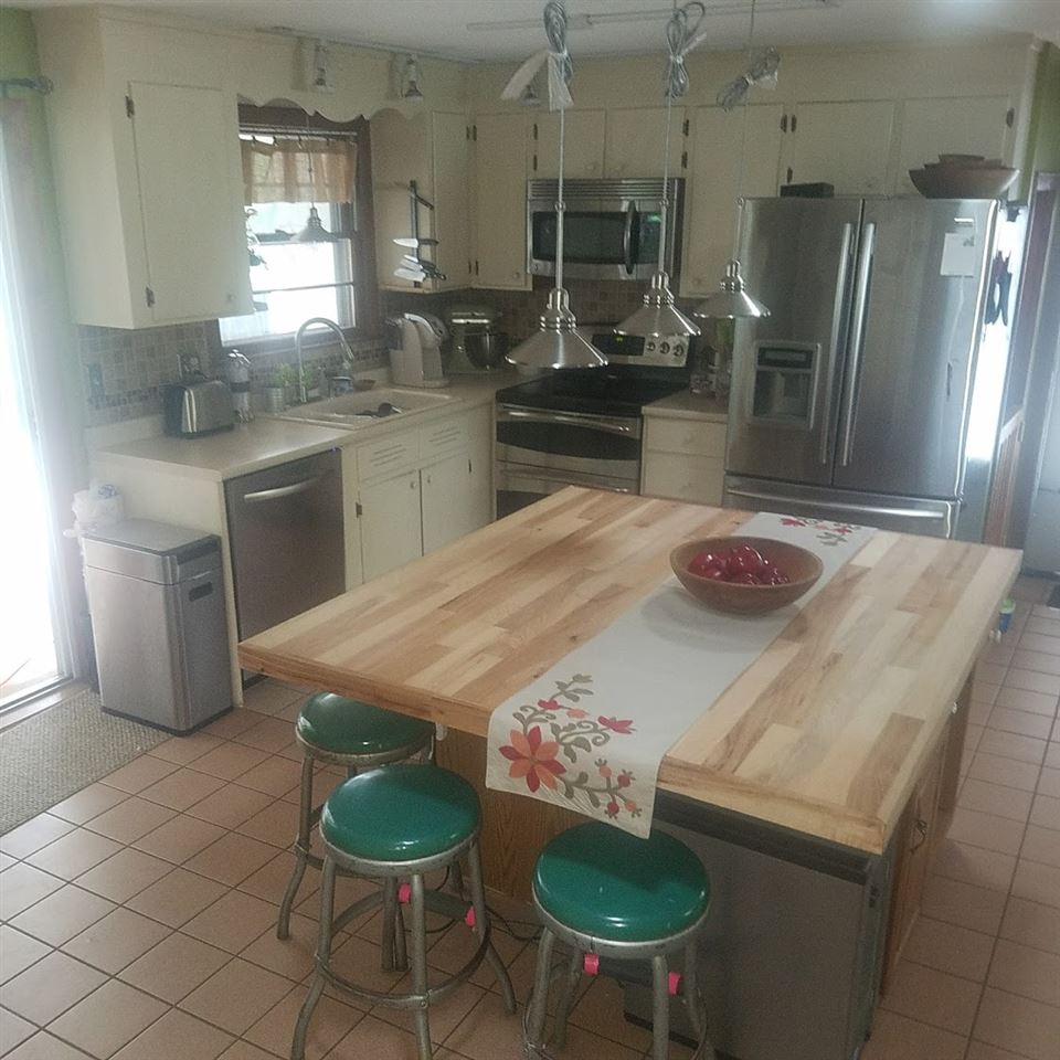 216 Naticook Road Merrimack, NH 03054 - Photo 2 of 32
