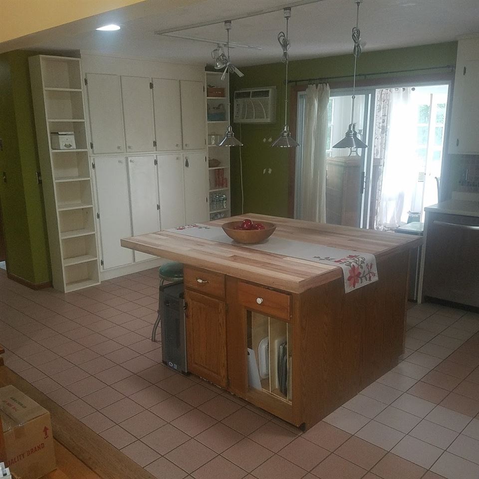 216 Naticook Road Merrimack, NH 03054 - Photo 3 of 32