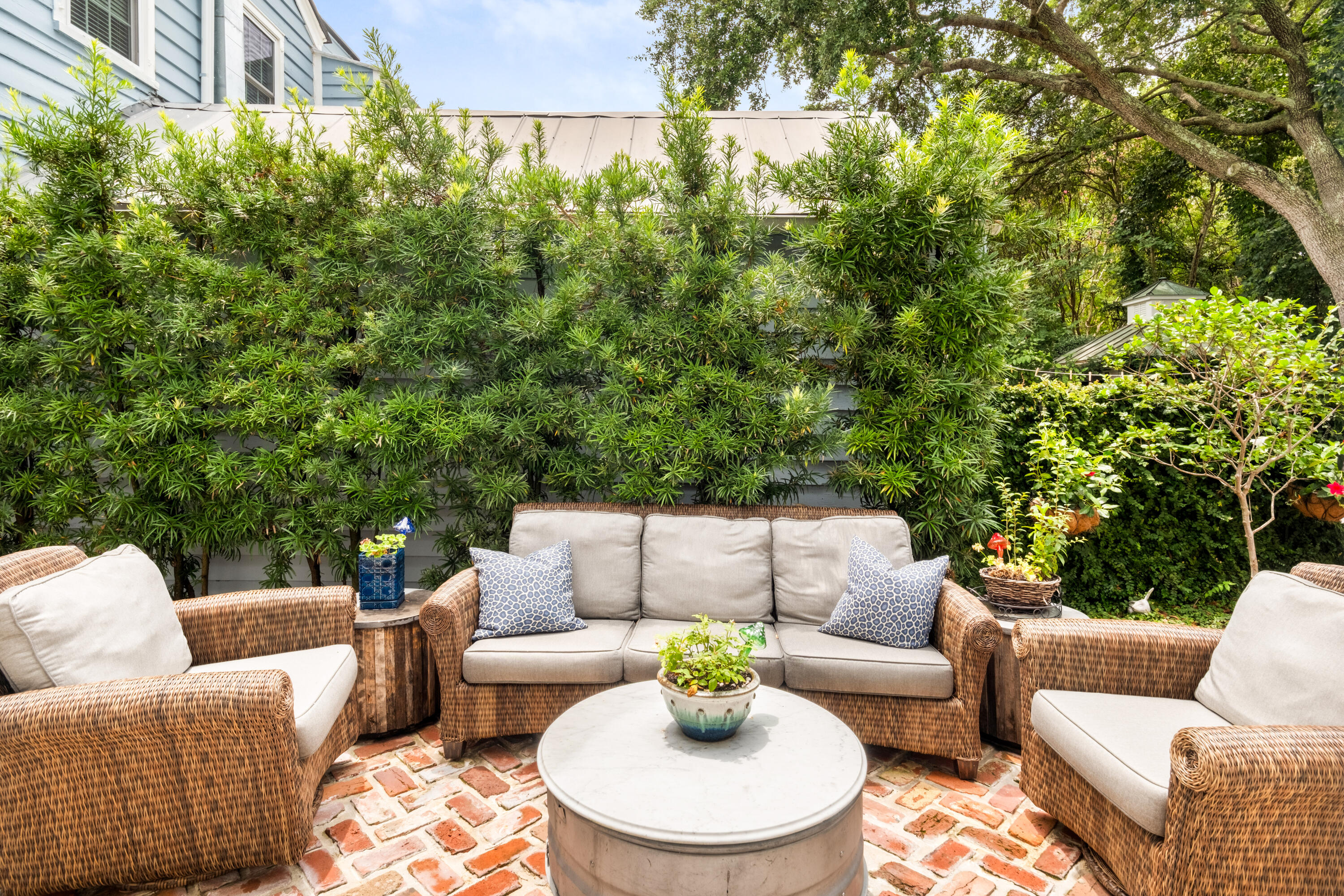 56 Warren Street Charleston, SC 29403 - Photo 4 of 50 56 Warren St_Eterna_Media-31