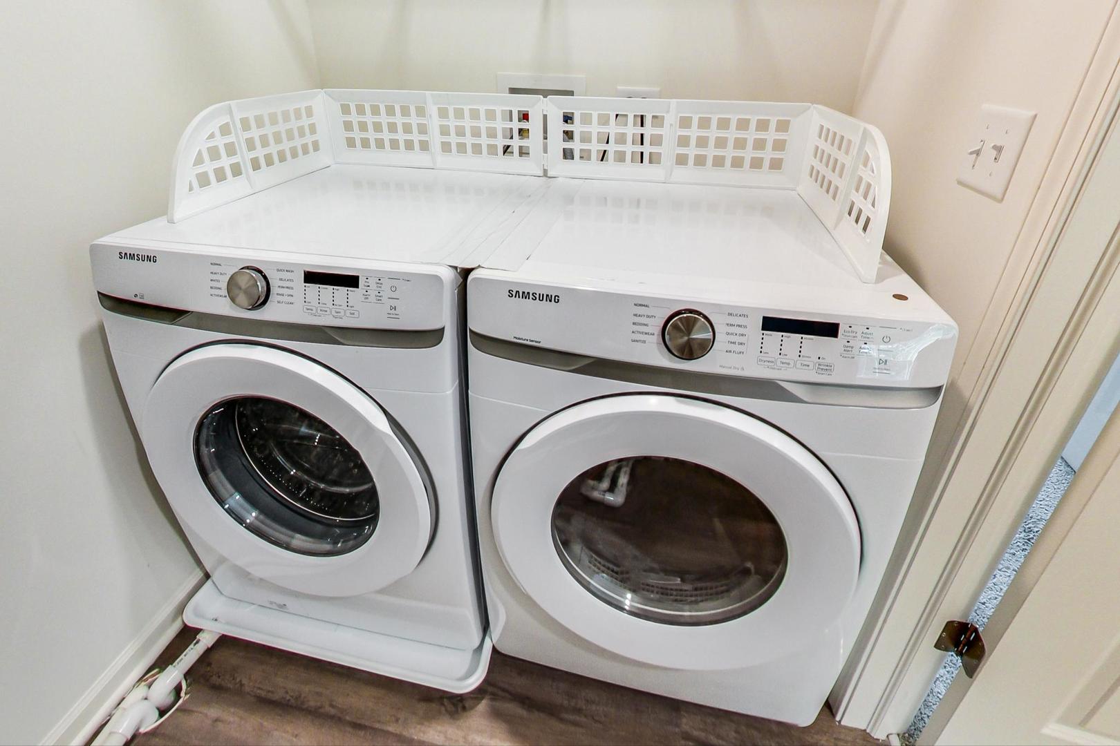 1663 Kraft Avenue Batavia, IL 60510 - Photo 32 of 47 a utility room with dryer and washer