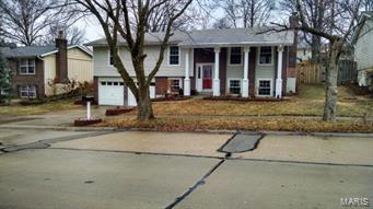 935 Queensbridge Road Ballwin, MO 63021 - Photo 1 of 13