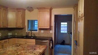 935 Queensbridge Road Ballwin, MO 63021 - Photo 3 of 13