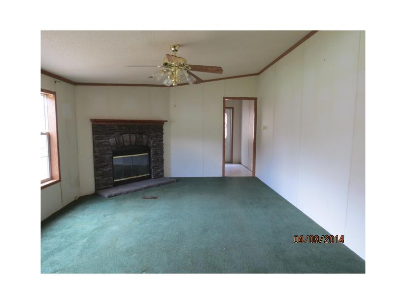 663 Bolden Road Vanderbilt, PA 15486 - Photo 5 of 13 Family Room.