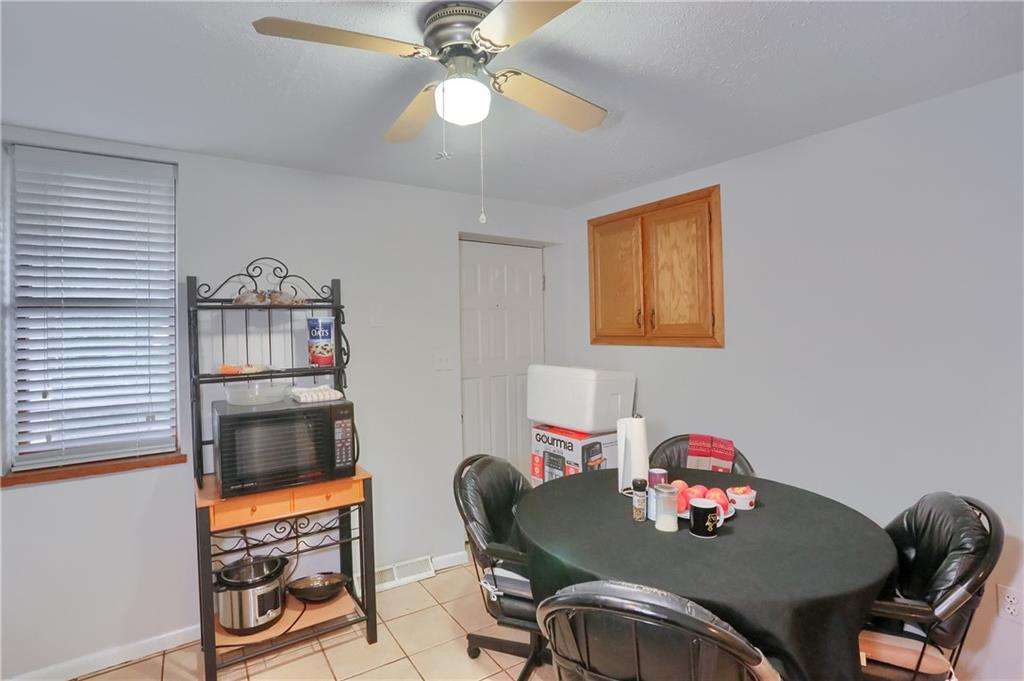 517 Ridge Avenue Carnegie, PA 15106 - Photo 16 of 38 Top Unit - Dining nook.