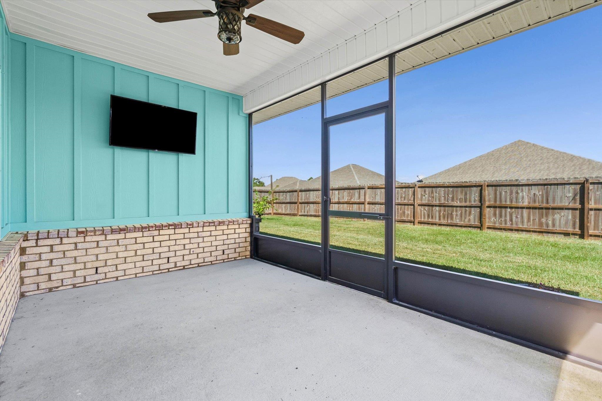 22976 Lieutenant Avenue Foley, AL 36535 - Photo 19 of 30 Sun Room