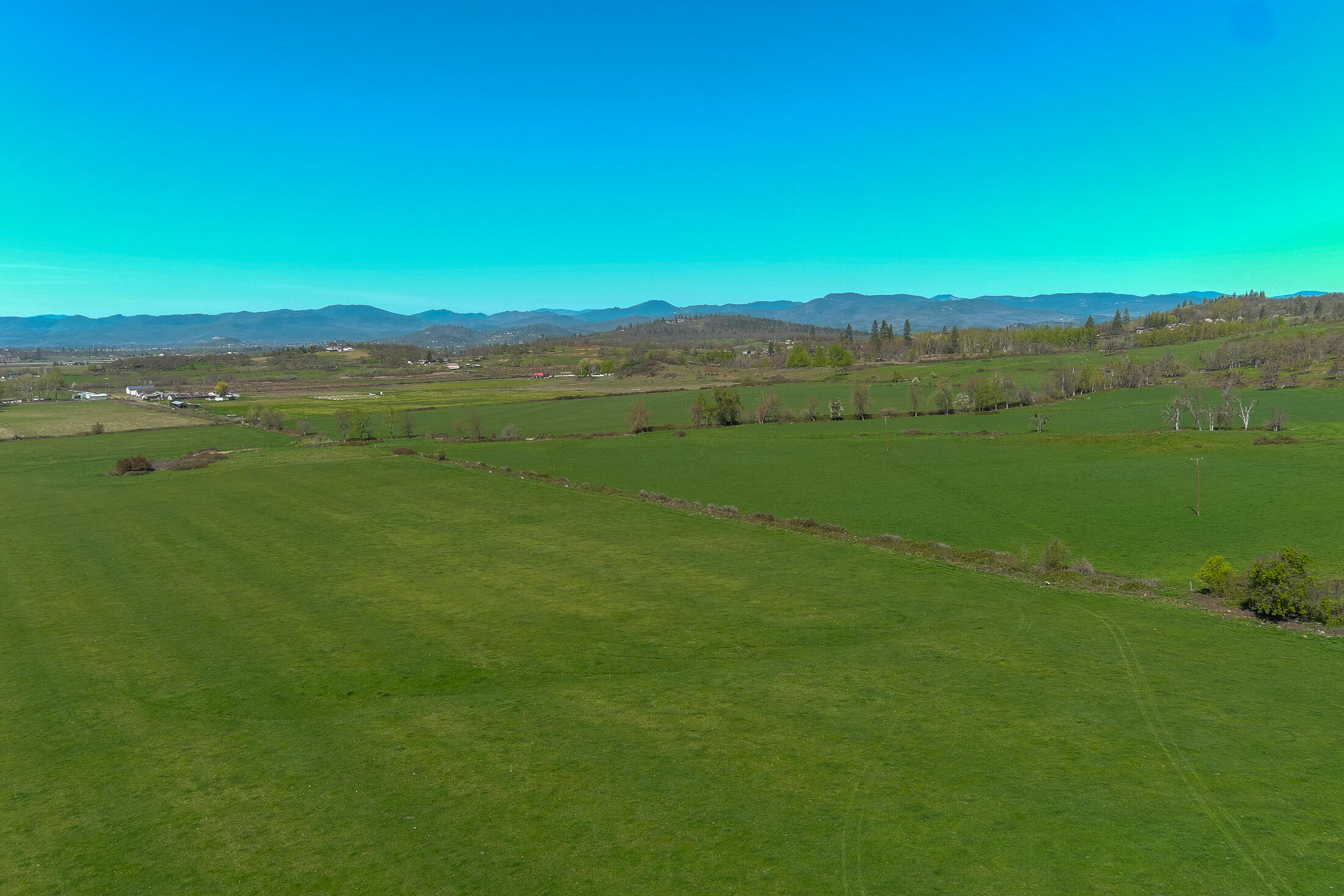 1881 Brophy Road Eagle Point, OR 97524 - Photo 106 of 130 104