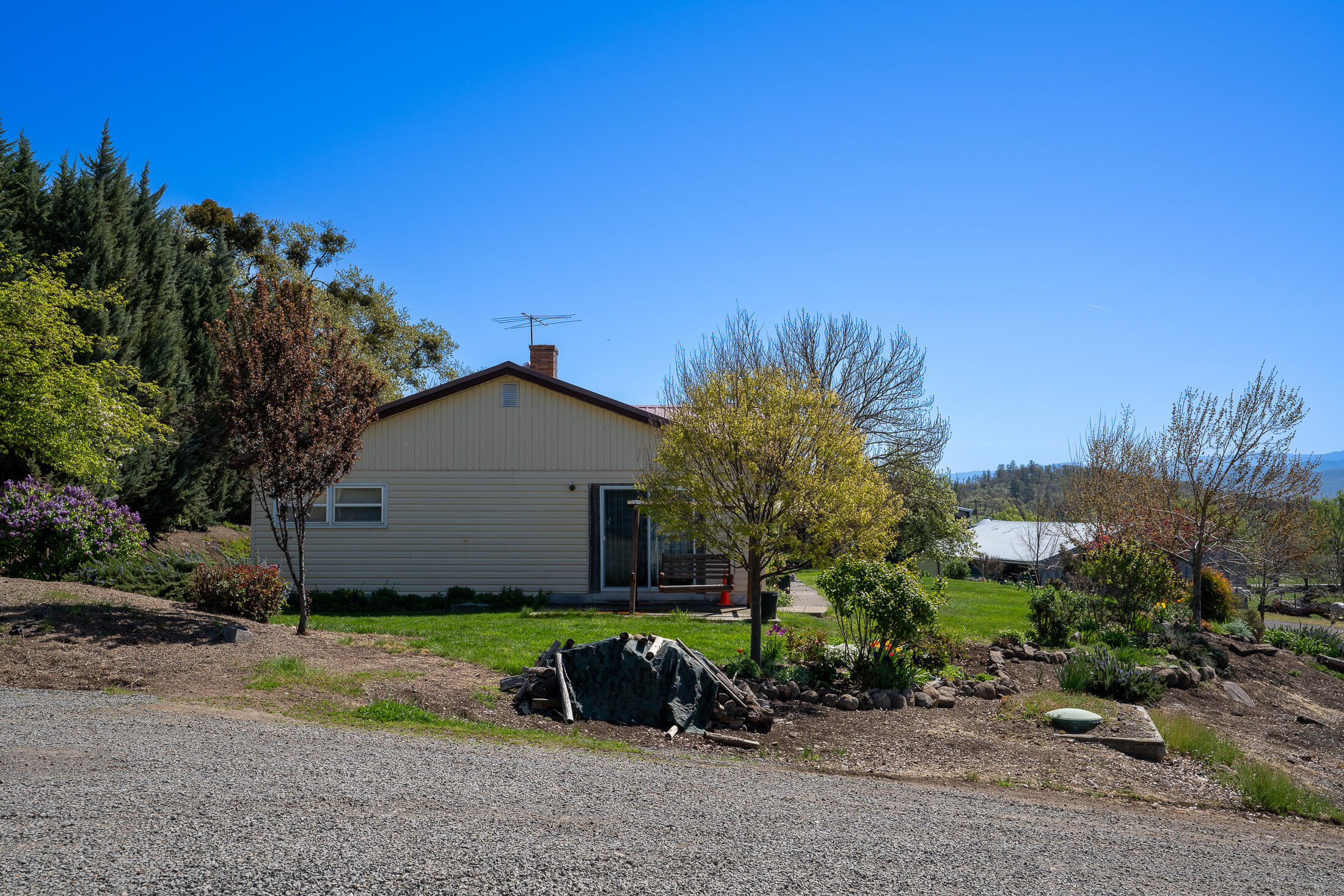 1881 Brophy Road Eagle Point, OR 97524 - Photo 30 of 130 029