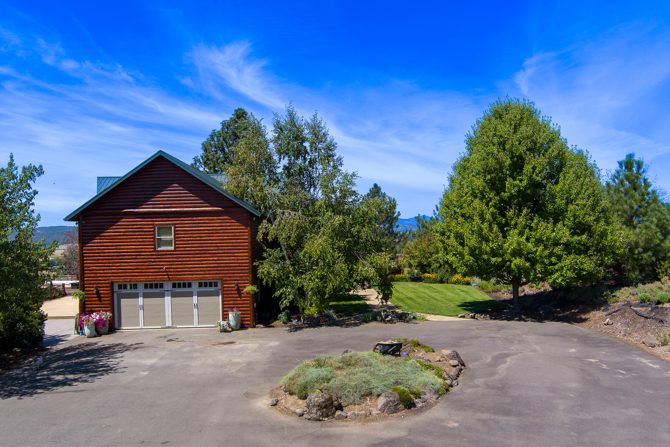 1881 Brophy Road Eagle Point, OR 97524 - Photo 34 of 130 034