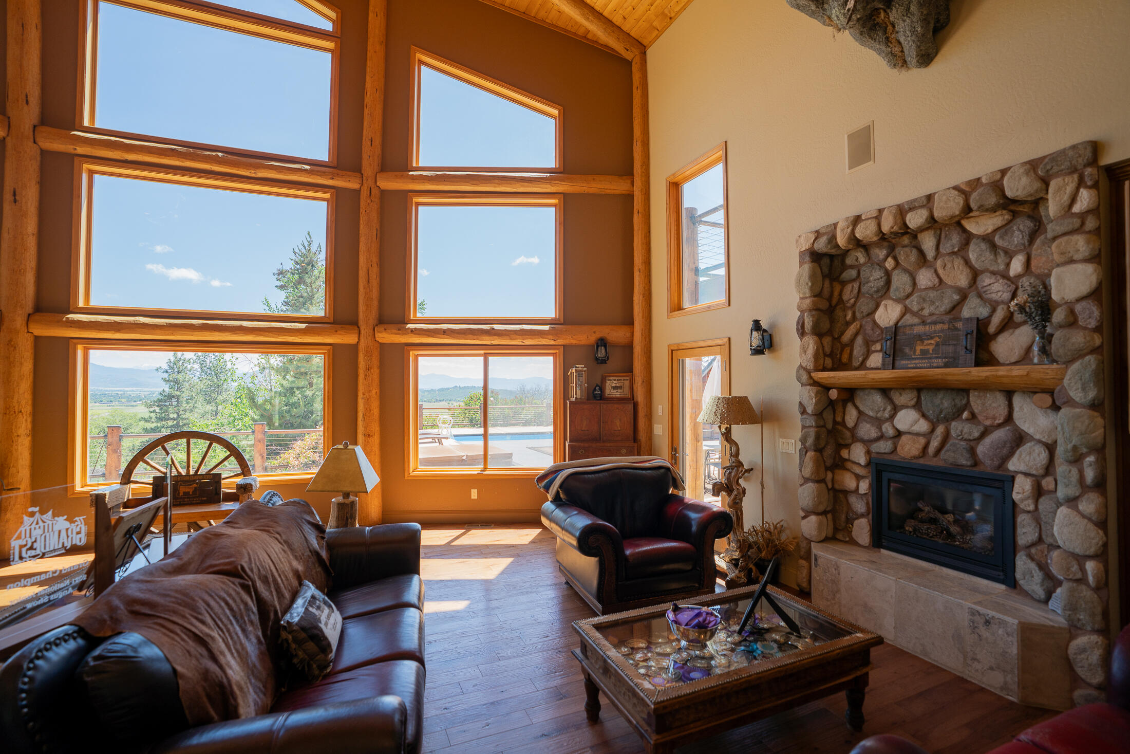1881 Brophy Road Eagle Point, OR 97524 - Photo 44 of 130 042