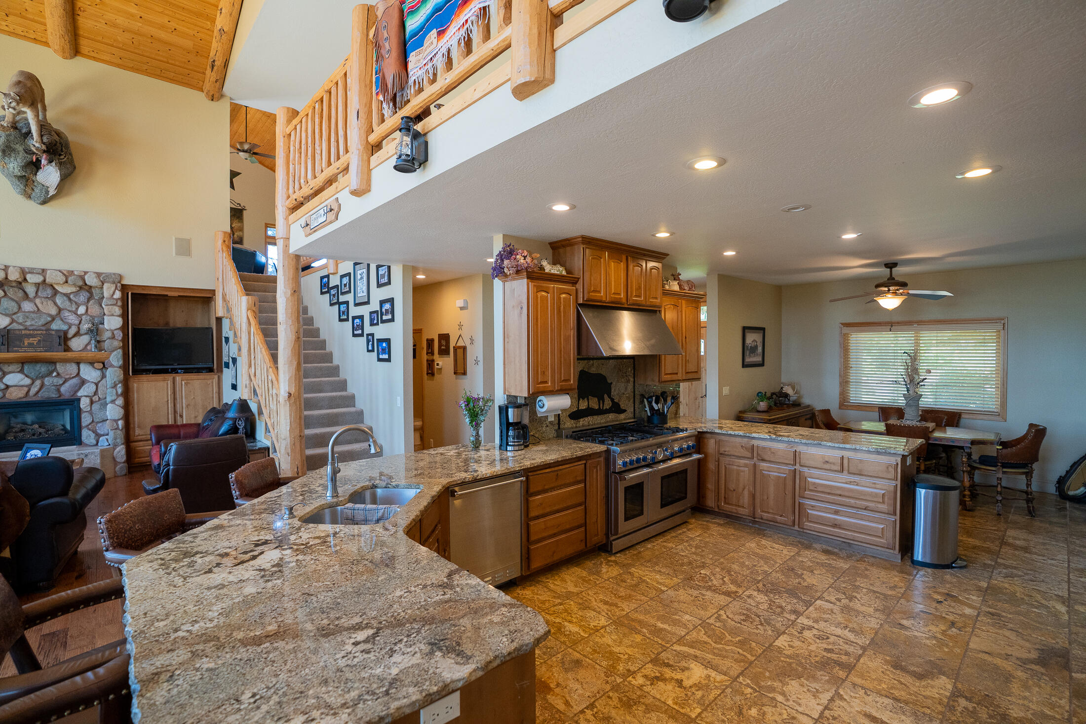 1881 Brophy Road Eagle Point, OR 97524 - Photo 45 of 130 043