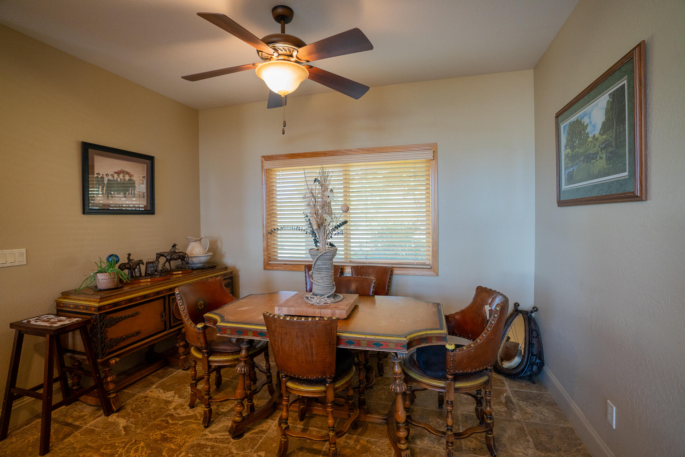 1881 Brophy Road Eagle Point, OR 97524 - Photo 49 of 130 047