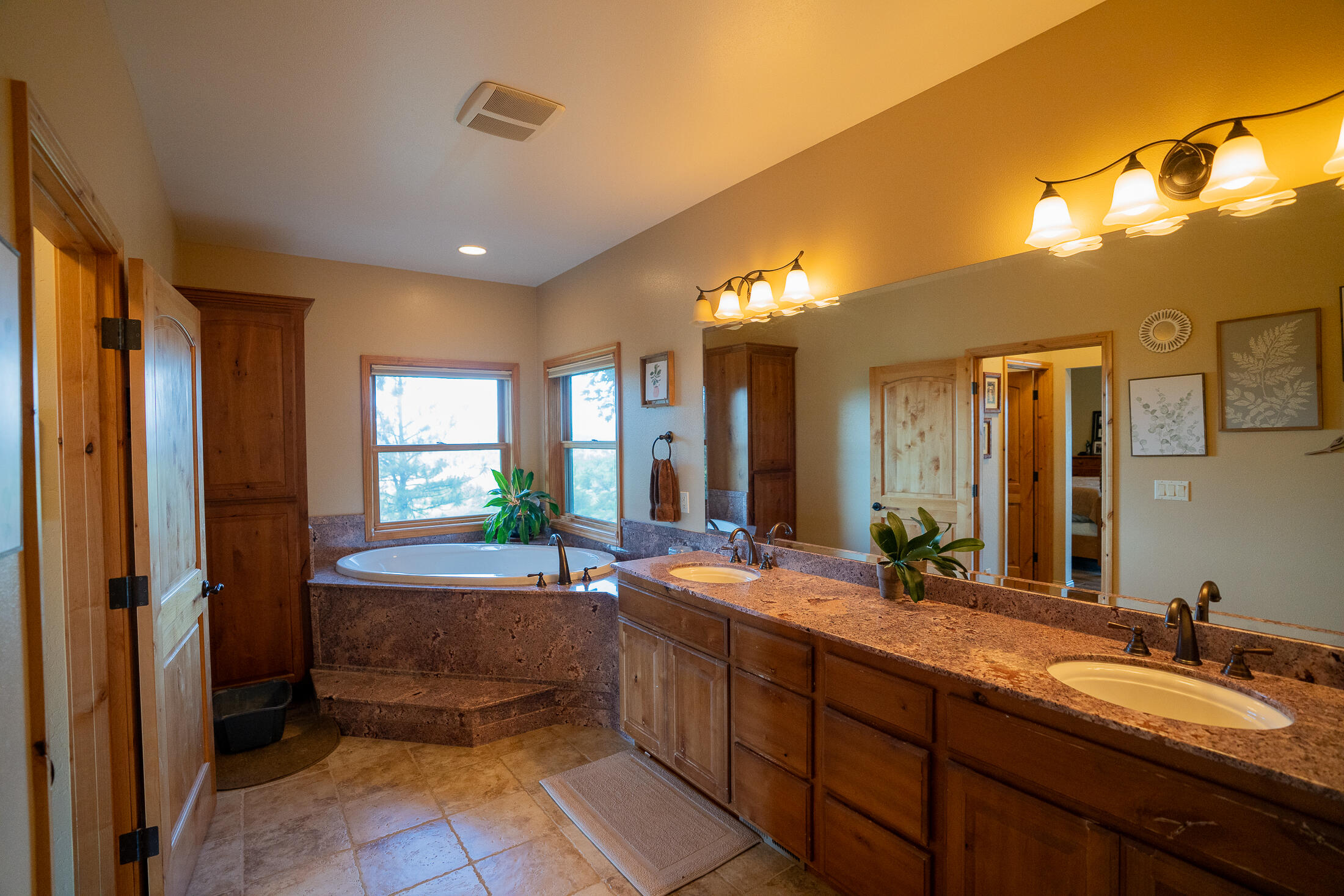 1881 Brophy Road Eagle Point, OR 97524 - Photo 57 of 130 058