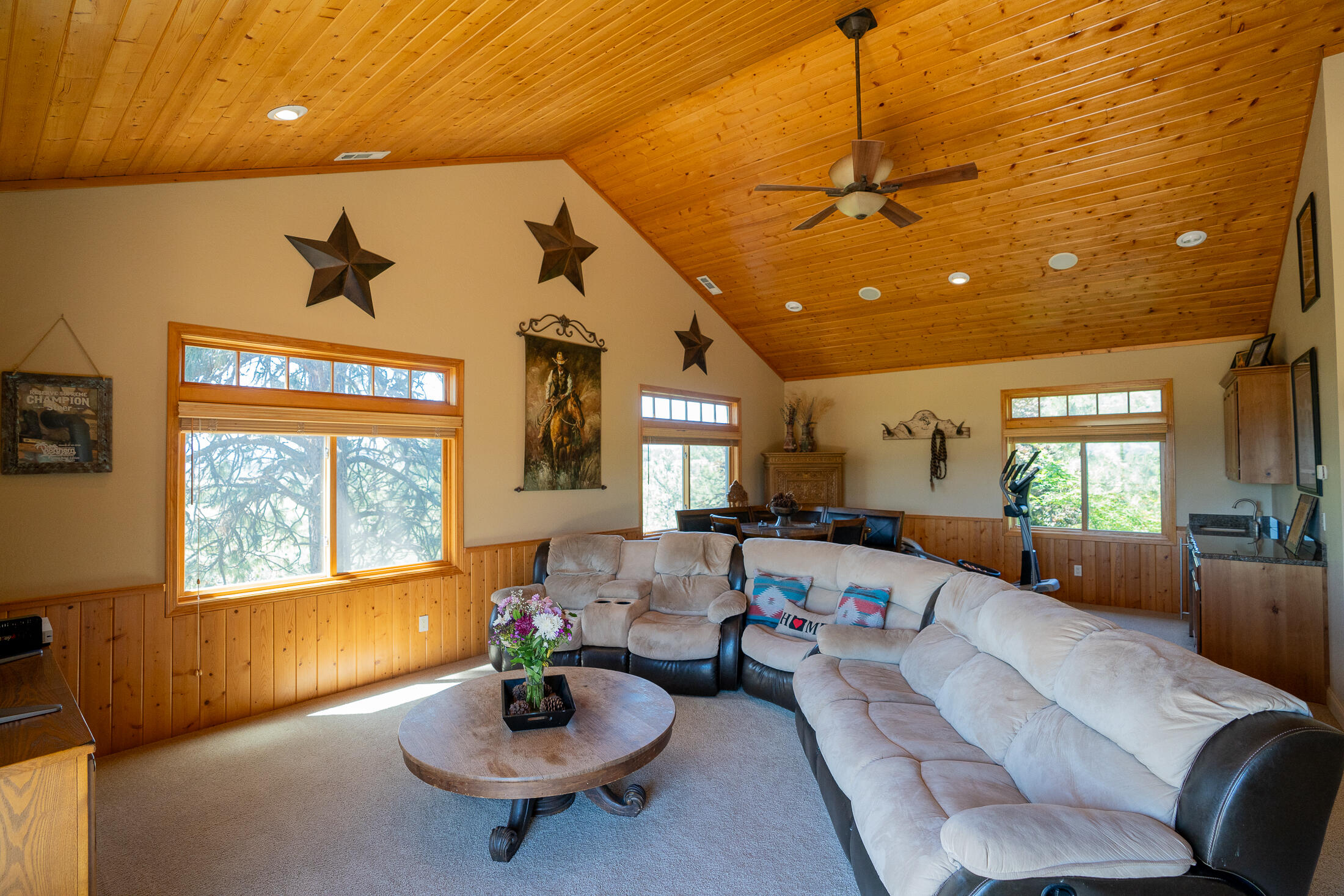 1881 Brophy Road Eagle Point, OR 97524 - Photo 62 of 130 063