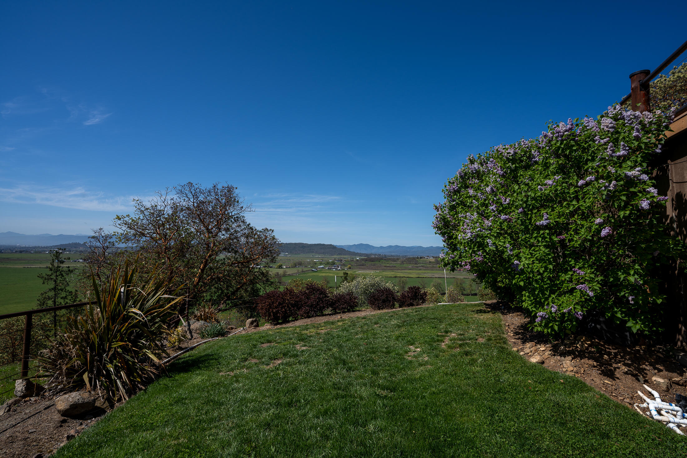 1881 Brophy Road Eagle Point, OR 97524 - Photo 94 of 130 098