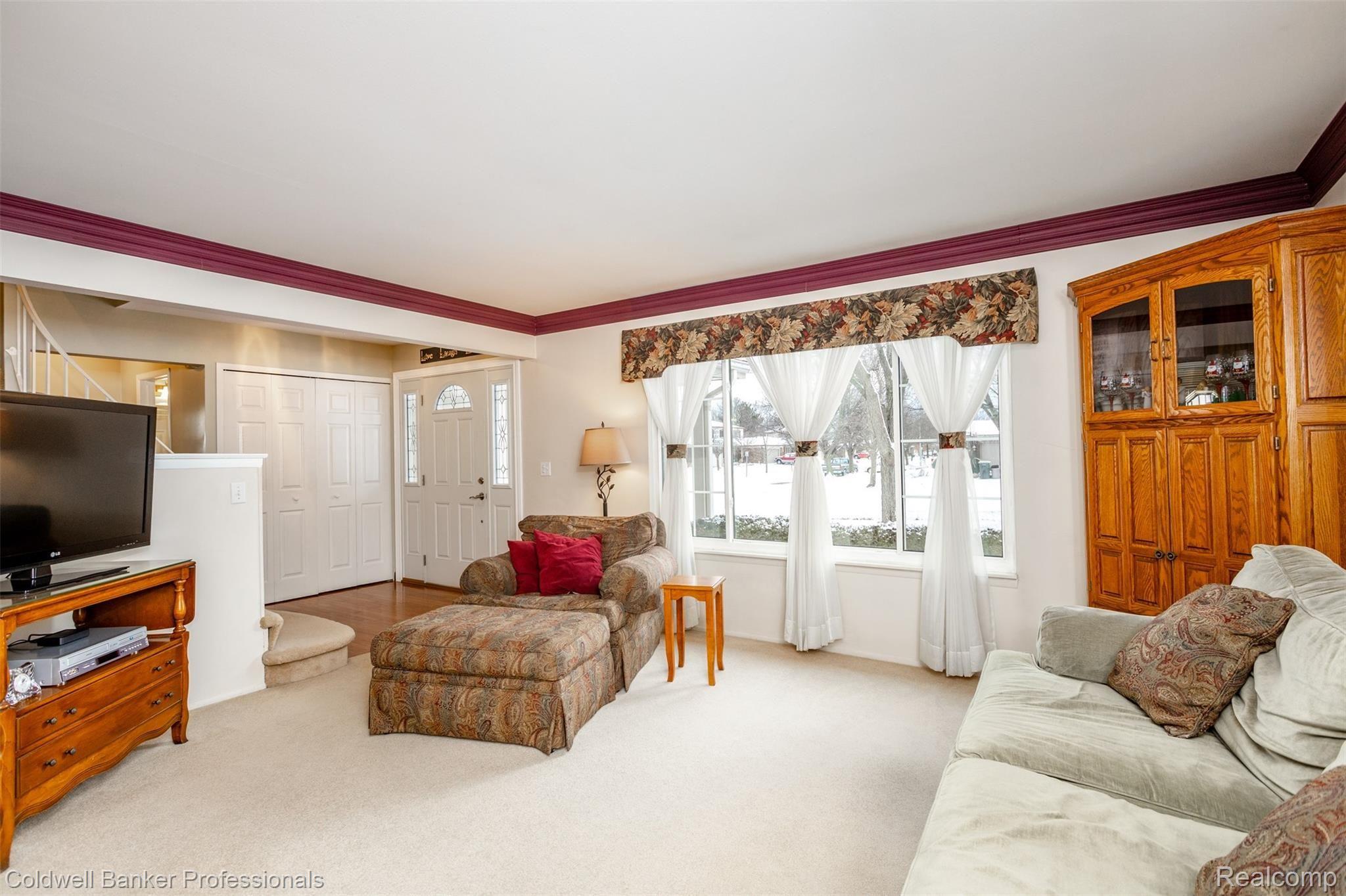 5820 Wedgewood Road Canton, MI 48187 - Photo 3 of 44 New carpet in spacious living room
