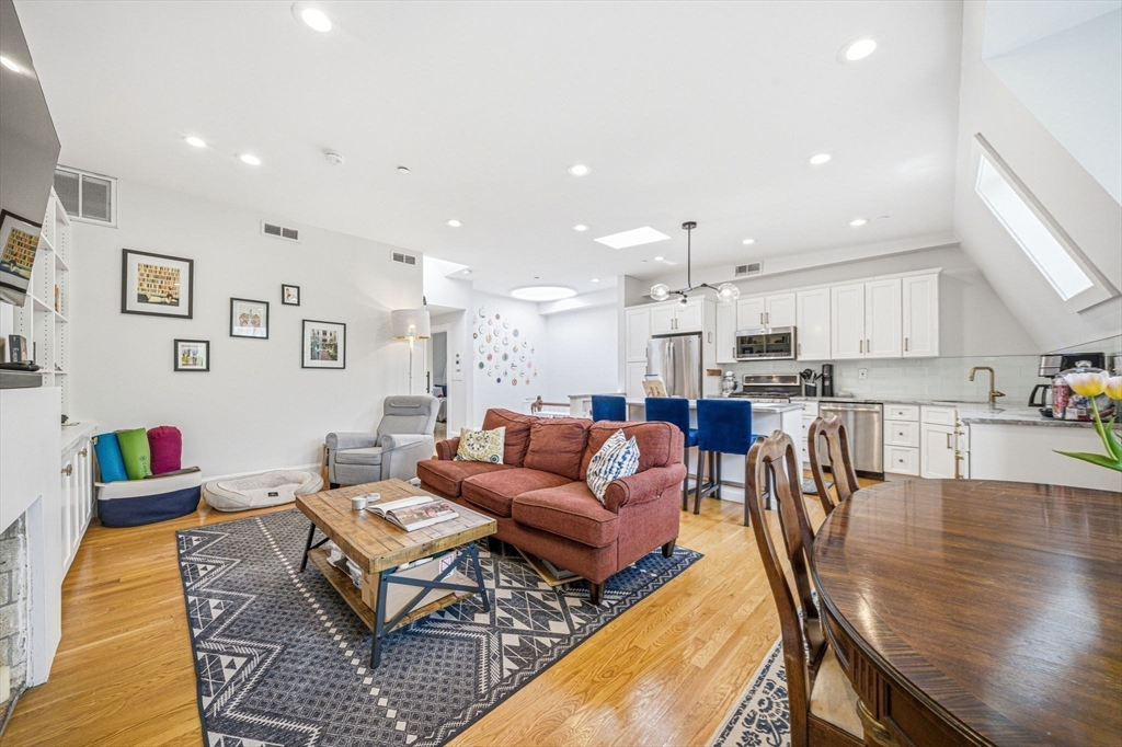 25 Worcester Square, Unit 5 Boston, MA 02118 - Photo 3 of 23
