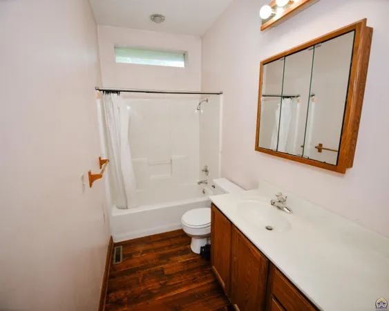 $399,900 | 1212 Road 260, Emporia, KS 66801