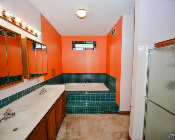 $424,900 | 1212 Road 260, Emporia, KS 66801