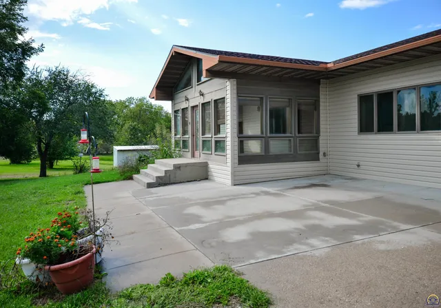 $424,900 | 1212 Road 260, Emporia, KS 66801