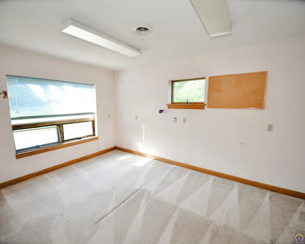 $424,900 | 1212 Road 260, Emporia, KS 66801