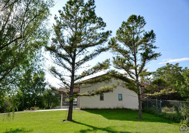 $424,900 | 1212 Road 260, Emporia, KS 66801