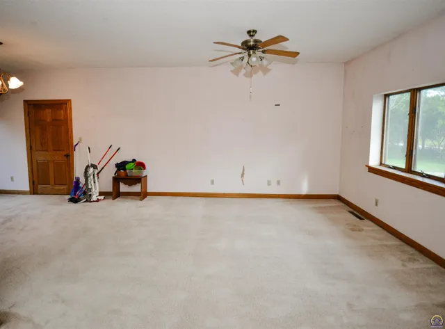 $424,900 | 1212 Road 260, Emporia, KS 66801