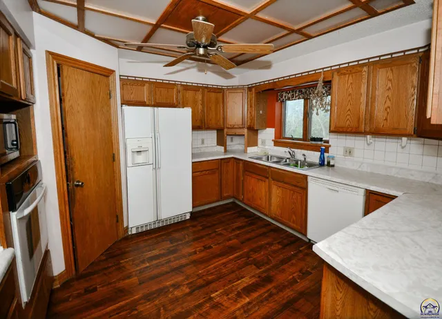 $424,900 | 1212 Road 260, Emporia, KS 66801