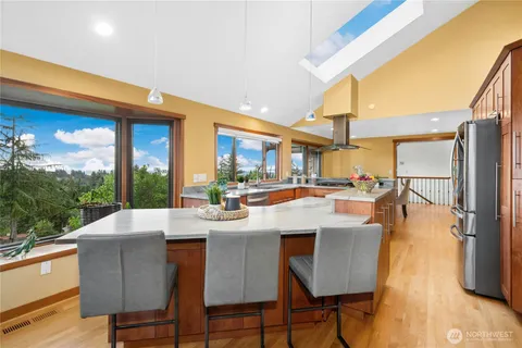 $1,988,000 | 4730 154th Place Southeast, Bellevue, WA 98006