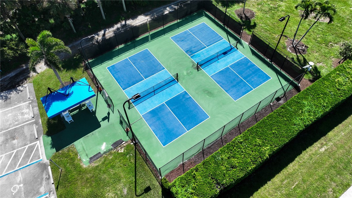 886 Carolina Circle Southwest Vero Beach, FL 32962 - Photo 35 of 36 an aerial view of a house