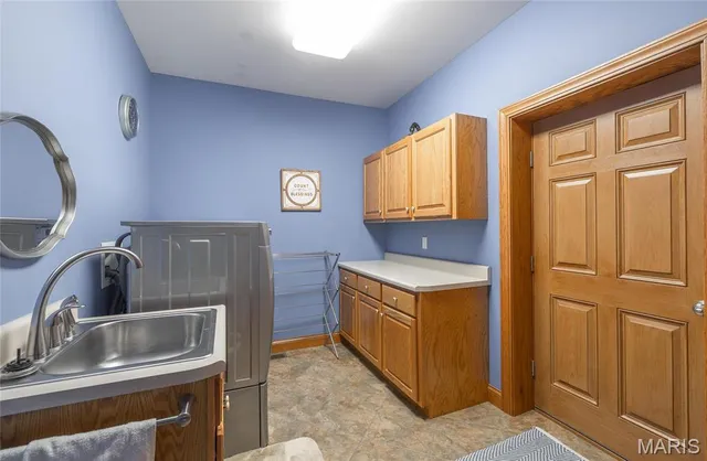 $949,500 | 272 Northeast 1350th Avenue, Greenfield, IL 62044