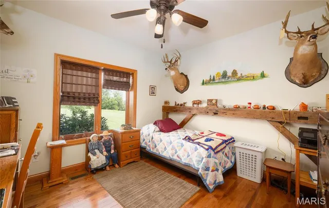 $949,500 | 272 Northeast 1350th Avenue, Greenfield, IL 62044