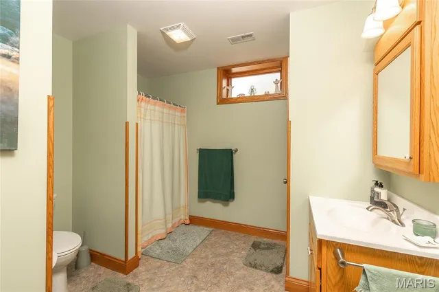 $949,500 | 272 Northeast 1350th Avenue, Greenfield, IL 62044