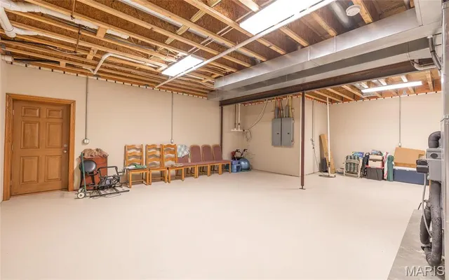 $949,500 | 272 Northeast 1350th Avenue, Greenfield, IL 62044