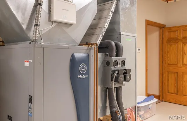 $949,500 | 272 Northeast 1350th Avenue, Greenfield, IL 62044