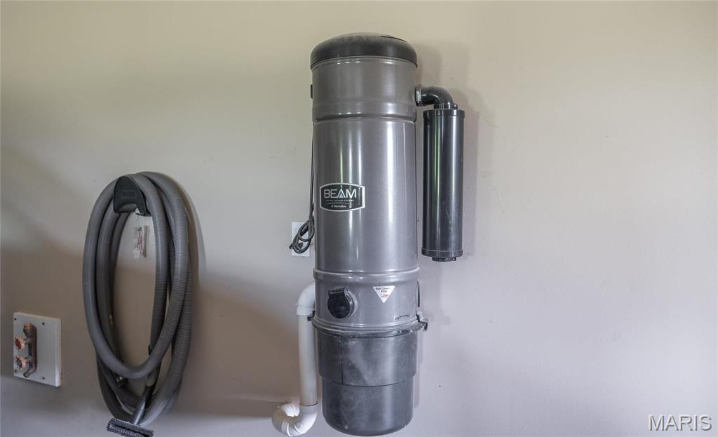 272 Northeast 1350th Avenue Greenfield, IL 62044 - Photo 44 of 71